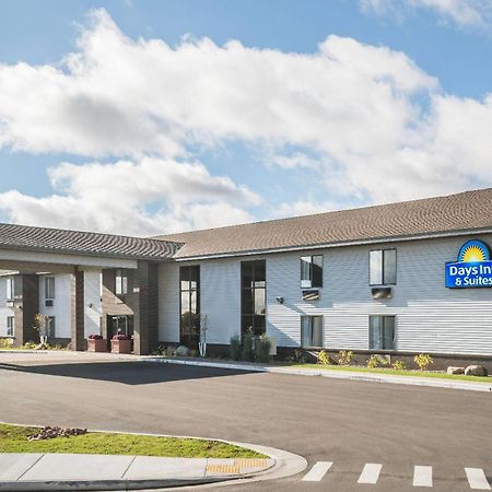 Days Inn & Suites By Wyndham Уосо Екстериор снимка