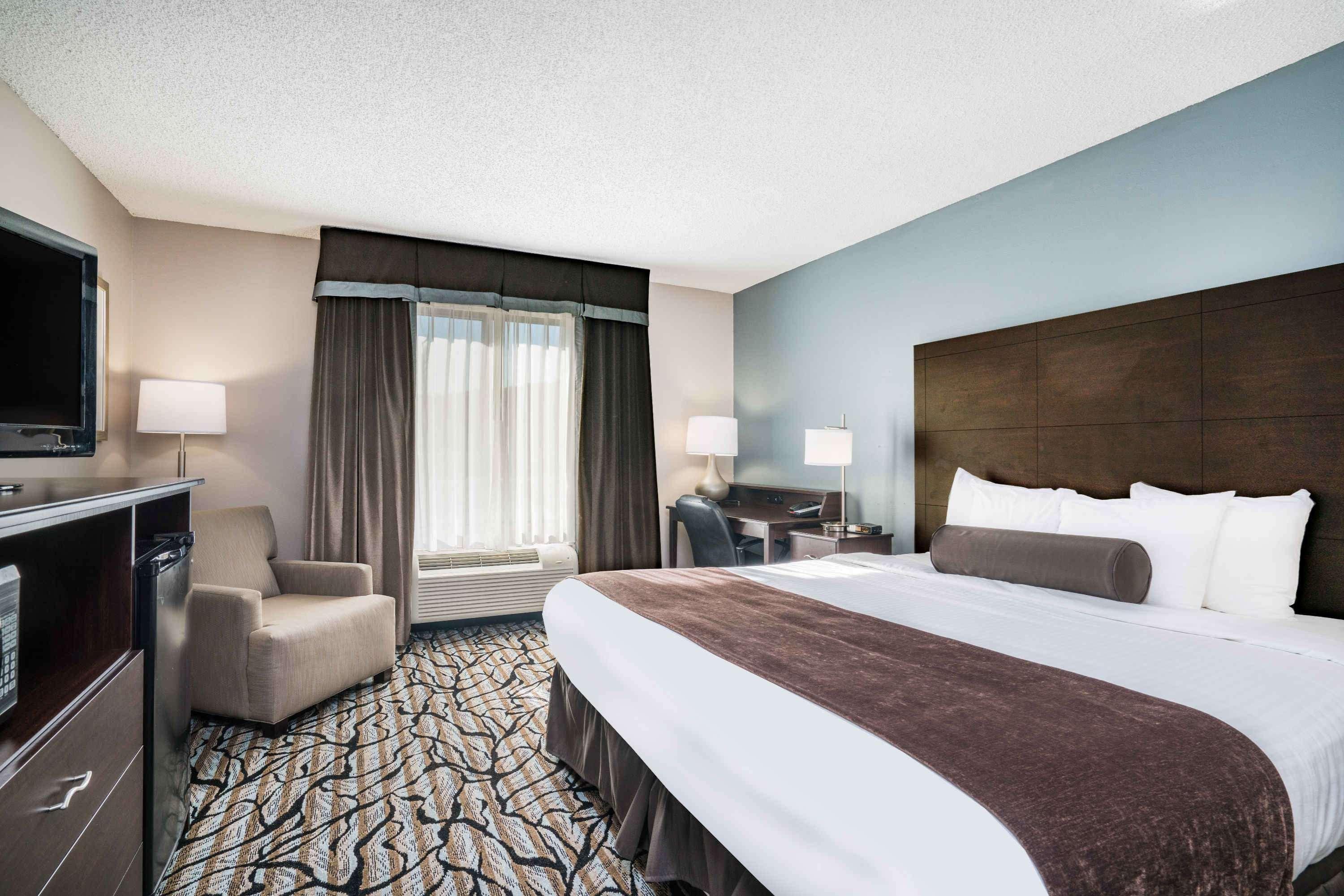 Days Inn & Suites By Wyndham Уосо Екстериор снимка