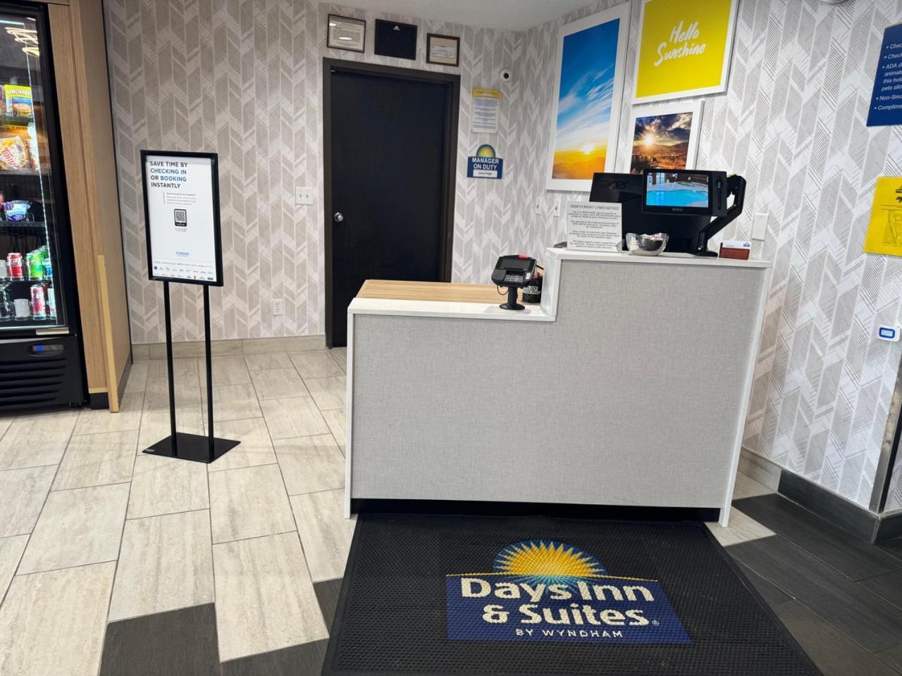 Days Inn & Suites By Wyndham Уосо Екстериор снимка