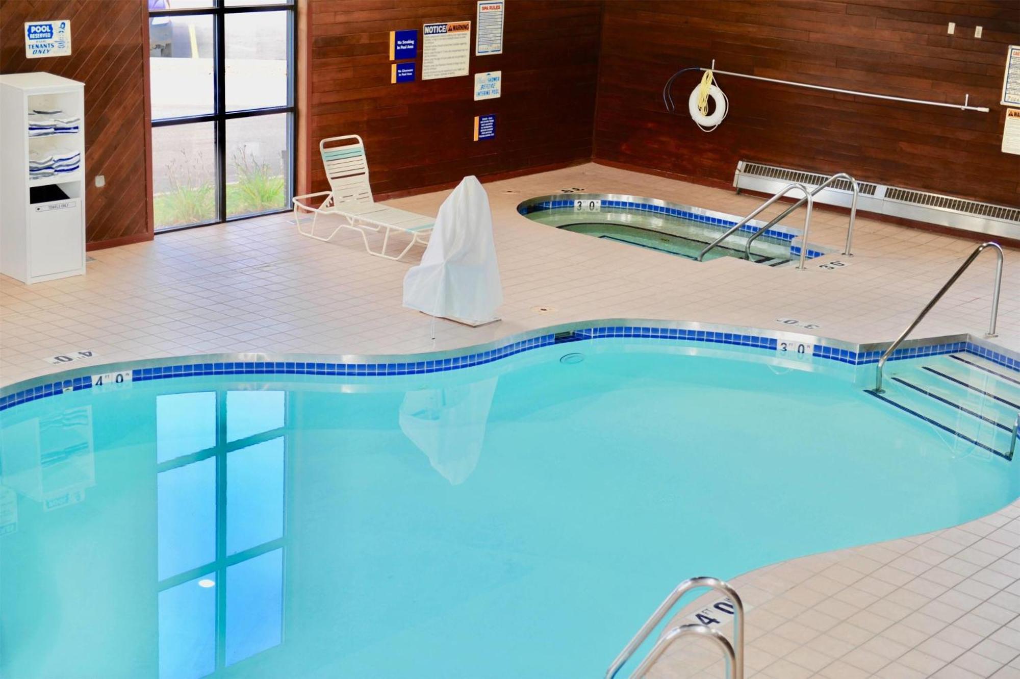 Days Inn & Suites By Wyndham Уосо Екстериор снимка