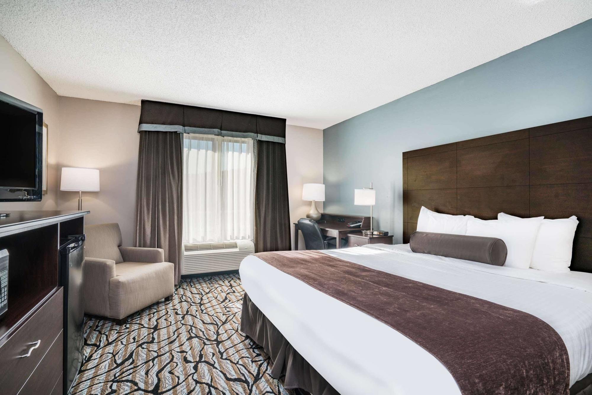 Days Inn & Suites By Wyndham Уосо Екстериор снимка